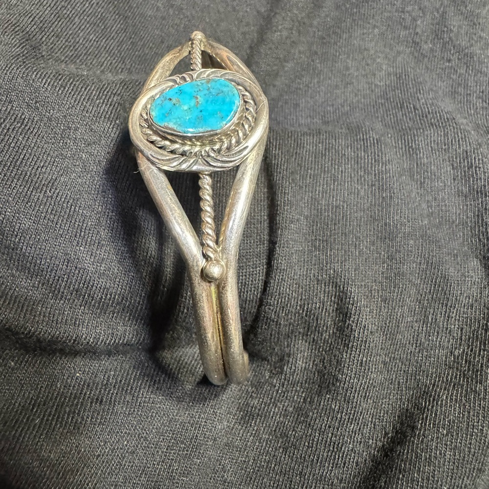 Vintage Navajo Kingman Turquoise Cuff Bracelet by 3 Hogans - Picture 2 of 5